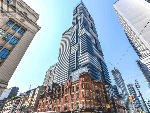 YC Condos - Yonge and College - 4010 7 Grenville Street - photo 1