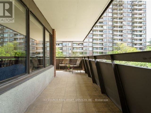 70 Erskine Avenue Condos - 301 70 Erskine Avenue - photo 2