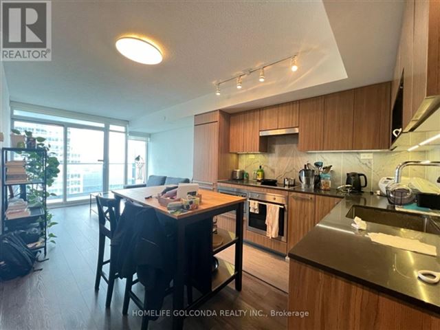 Newton Condos - 1815 80 Queens Wharf Road - photo 2