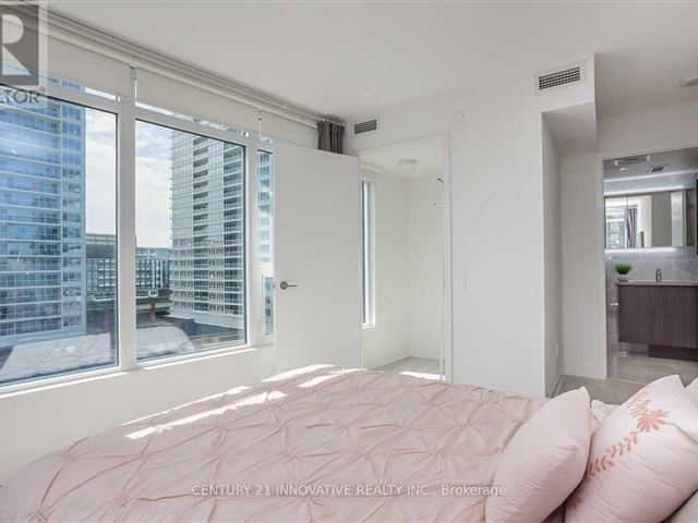 Newton Condos - 912 80 Queens Wharf Road - photo 3