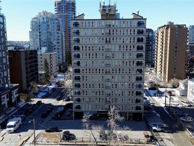 706 15 AVE SW - 503 706 15 Avenue Southwest - photo 2