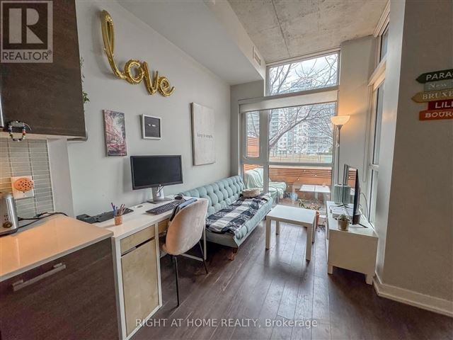 707 Lofts - 107 707 Dovercourt Road - photo 1