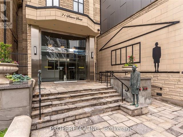 Symphony Place - 904 71 Simcoe Street - photo 2