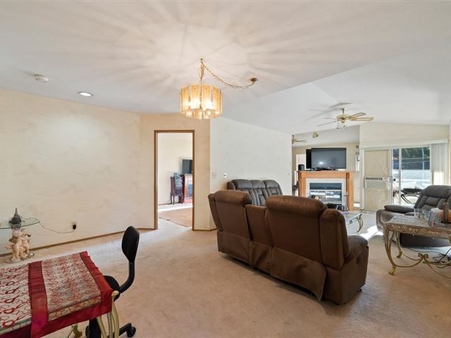 Glenwood Village Heights - 242 6875 121 Street - photo 2