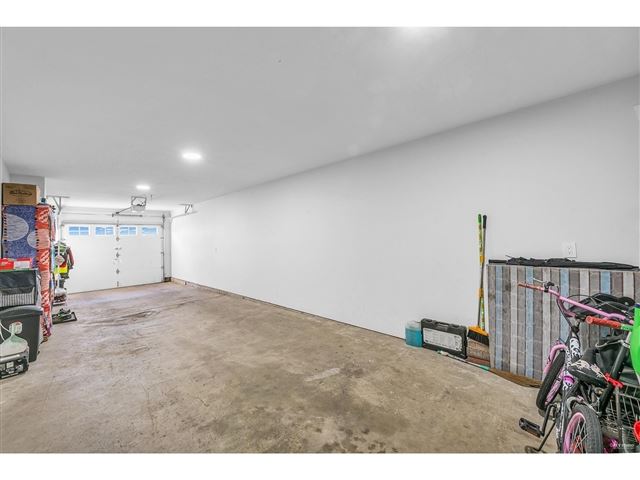 Zaan Homes - 8 7156 144 Street - photo 3