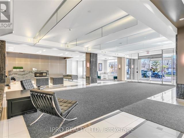 Parkside Tower - 531 7165 Yonge Street - photo 3