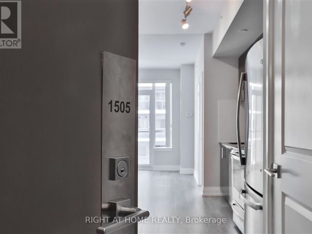 Parkside Tower - 1505 7165 Yonge Street - photo 3