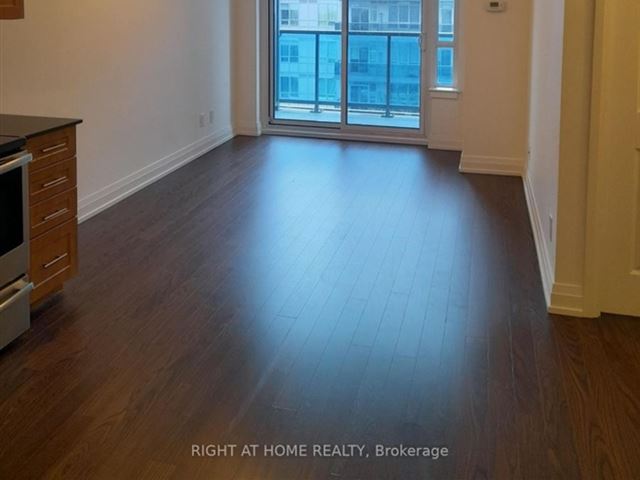 Parkside Tower - 832 7165 Yonge Street - photo 2