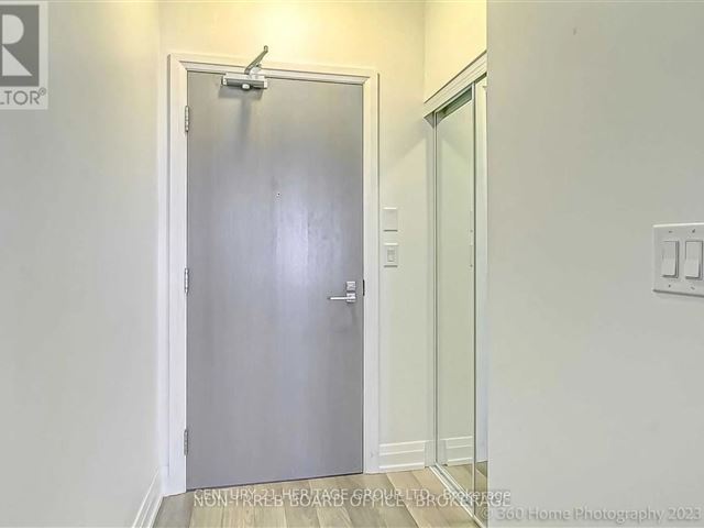 Parkside Tower - 1711 7165 Yonge Street - photo 2