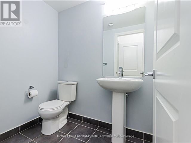 Parkside Tower - 822 7165 Yonge Street - photo 2