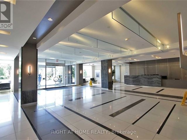 Parkside Tower - 506 7165 Yonge Street - photo 2