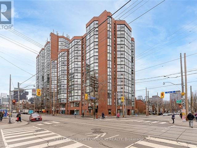 The Summit 3 - 1113 725 King Street West - photo 1