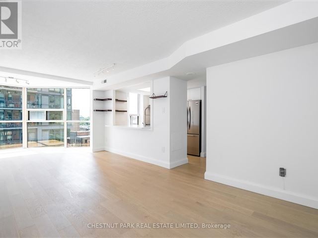 The Summit 3 - 813 725 King Street West - photo 2