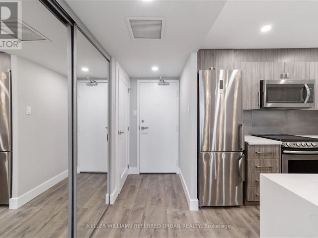 The Summit 3 - 1111 725 King Street West - photo 1