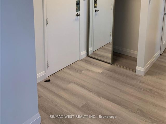 Village by the Grange - 630 105 Mccaul Street - photo 2