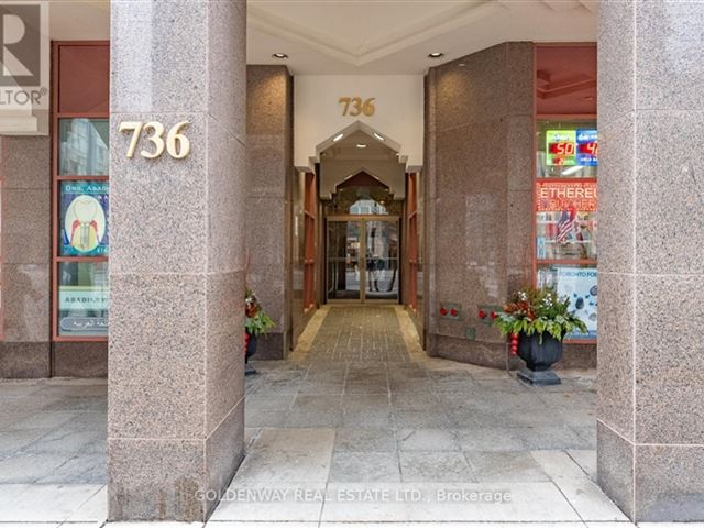 Conservatory Tower - 711 736 Bay Street - photo 1