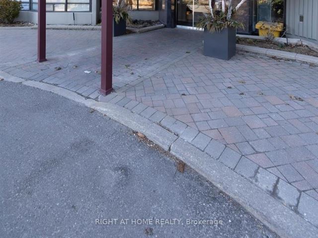 7460 Bathurst - 208 7460 Bathurst Street - photo 1