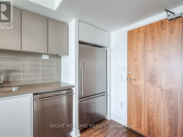 Quartz | Spectra - 3811 75 Queens Wharf Road - photo 1