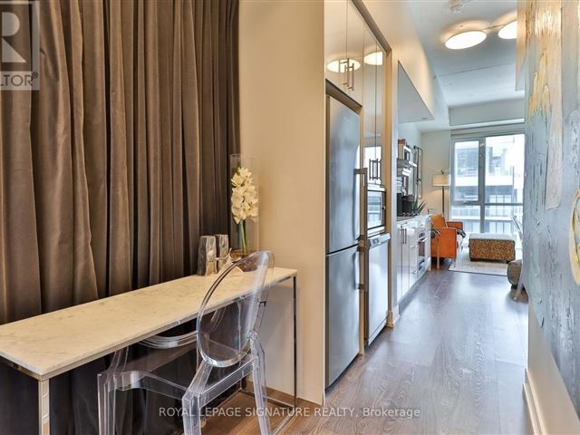 Liv Lofts - 704 75 The Donway West - photo 3