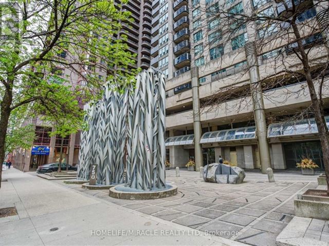 The Penrose - 2705 750 Bay Street - photo 1