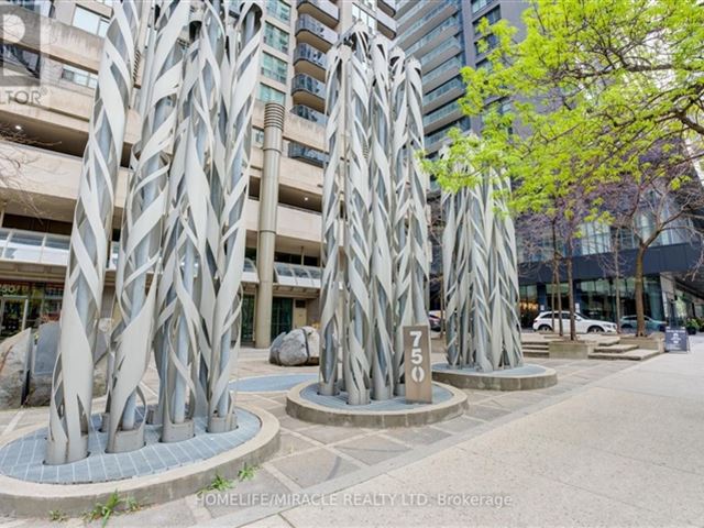 The Penrose - 2705 750 Bay Street - photo 3