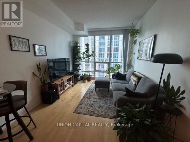 College Park South Tower - 3613 761 Bay Street - photo 1