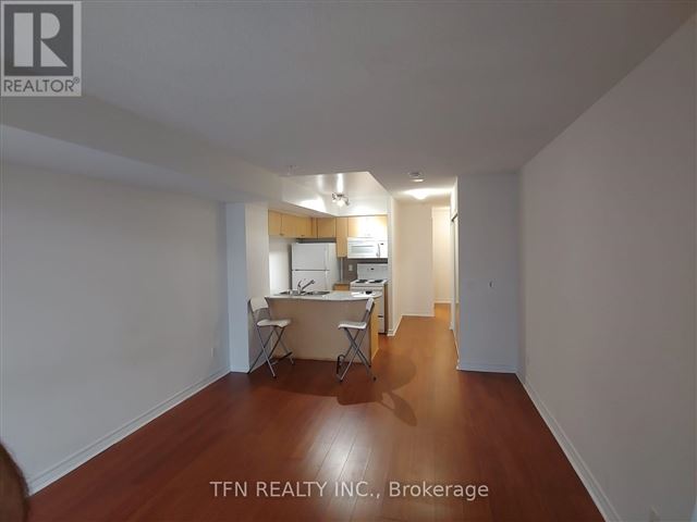 College Park North Tower - 1214 763 Bay Street - photo 1