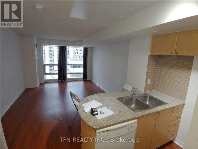 College Park North Tower - 1214 763 Bay Street - photo 3