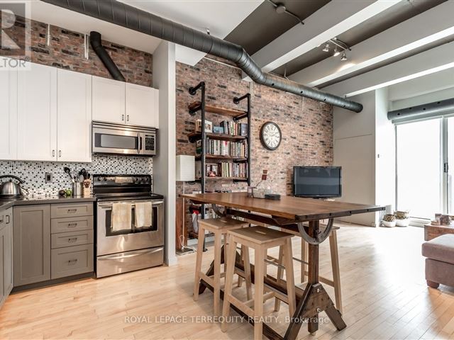 Tecumseth Lofts - 303 766 King Street West - photo 3