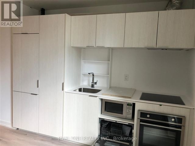 88 Queen - 731 88 Queen Street East - photo 1