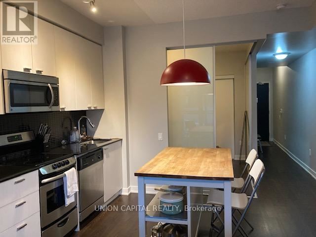 Minto 775 - 808 775 King Street West - photo 1