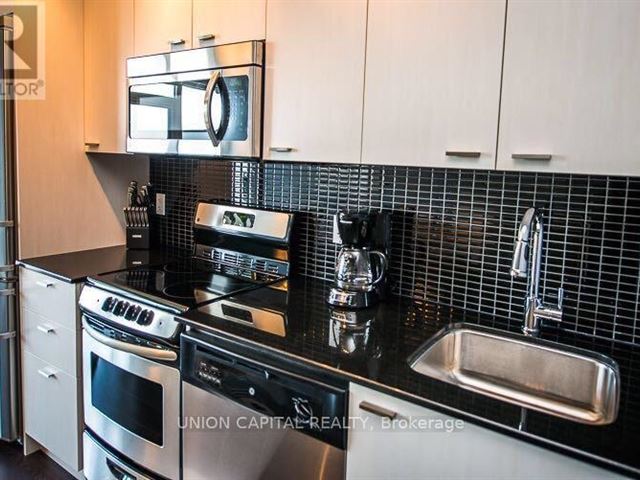 Minto 775 - 808 775 King Street West - photo 3