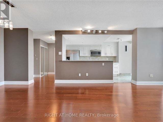 The Landmark of Thornhill - 1216 7805 Bayview Avenue - photo 1