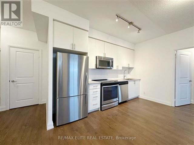 Legacy Park Condos - 901 7900 Bathurst Street - photo 3