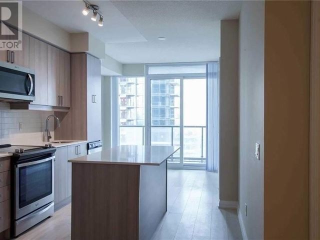 The Met Condos - 1111 7895 Jane Street - photo 2