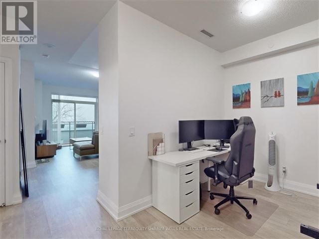 Legacy Park Condos - 425 7900 Bathurst Street - photo 2