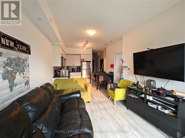 Legacy Park Condos - 525 7900 Bathurst Street - photo 2