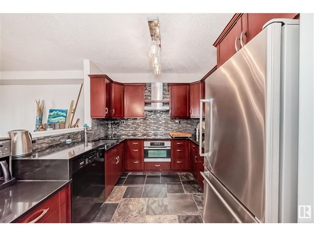 7905 96 ST NW - 102 7905 96 Street Northwest - photo 3