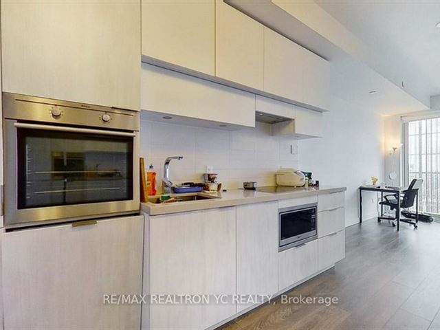 E Condos - 3810 2263 Yonge Street - photo 2