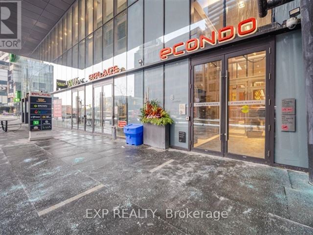 E Condos - 703 2263 Yonge Street - photo 2