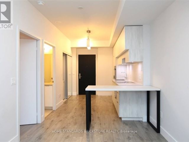 E Condos - 710 2263 Yonge Street - photo 3