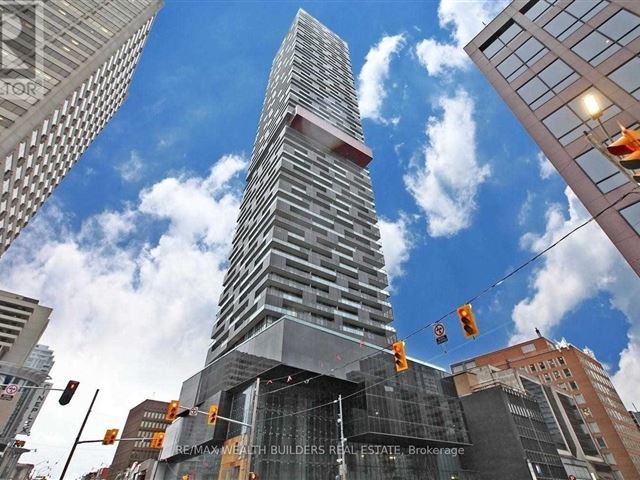 E Condos - 3803 2263 Yonge Street - photo 2