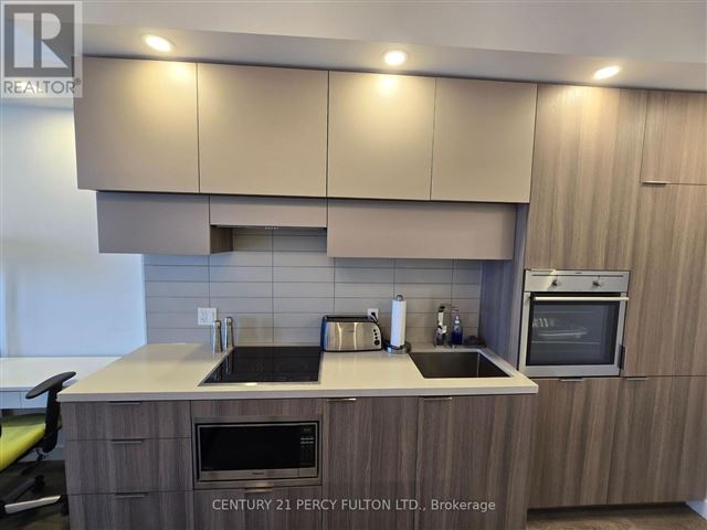 E Condos - 3406 2263 Yonge Street - photo 3