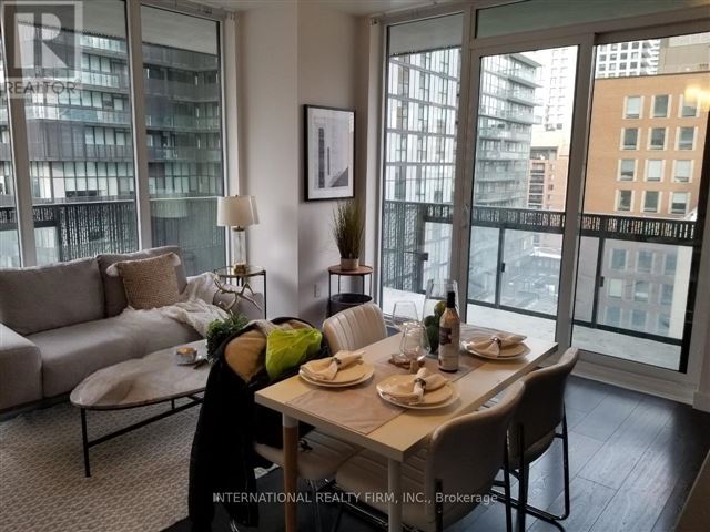 E Condos - 608 2263 Yonge Street - photo 3