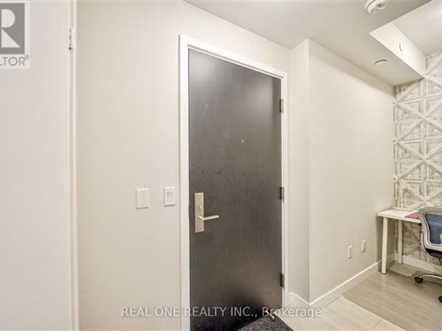 E Condos - 1911 2263 Yonge Street - photo 3