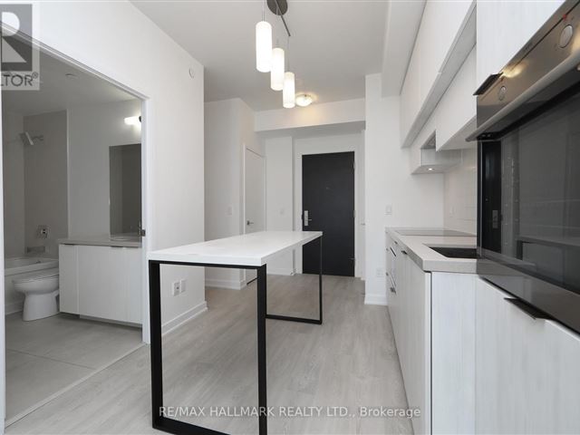 E Condos - 4104 2263 Yonge Street - photo 2