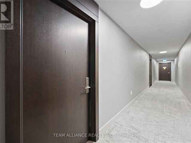 Mississauga Square - 316 5081 Hurontario Street - photo 3