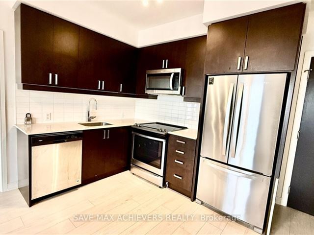 Mississauga Square - 722 5081 Hurontario Street - photo 1