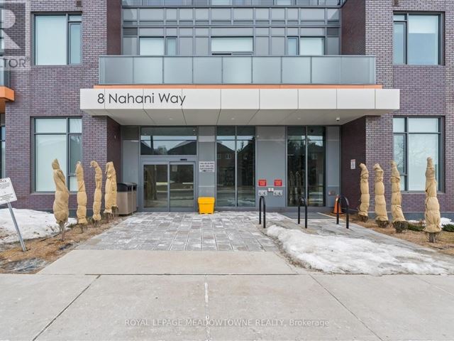 Mississauga Square - 3101 5081 Hurontario Street - photo 2