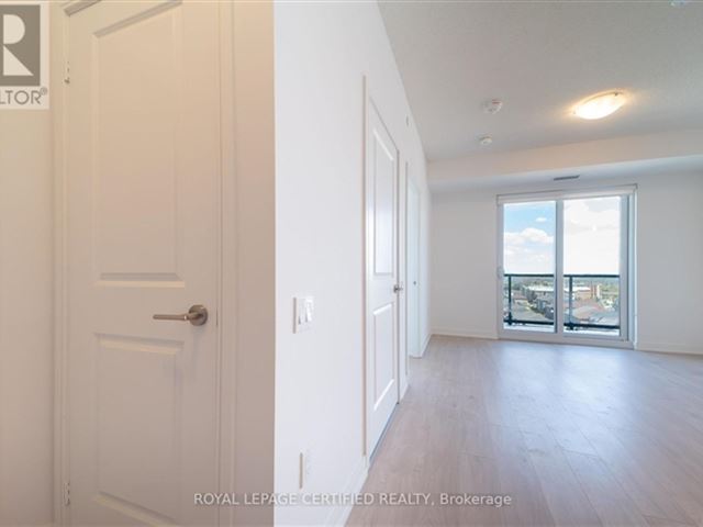 Mississauga Square - 1022 5081 Hurontario Street - photo 3